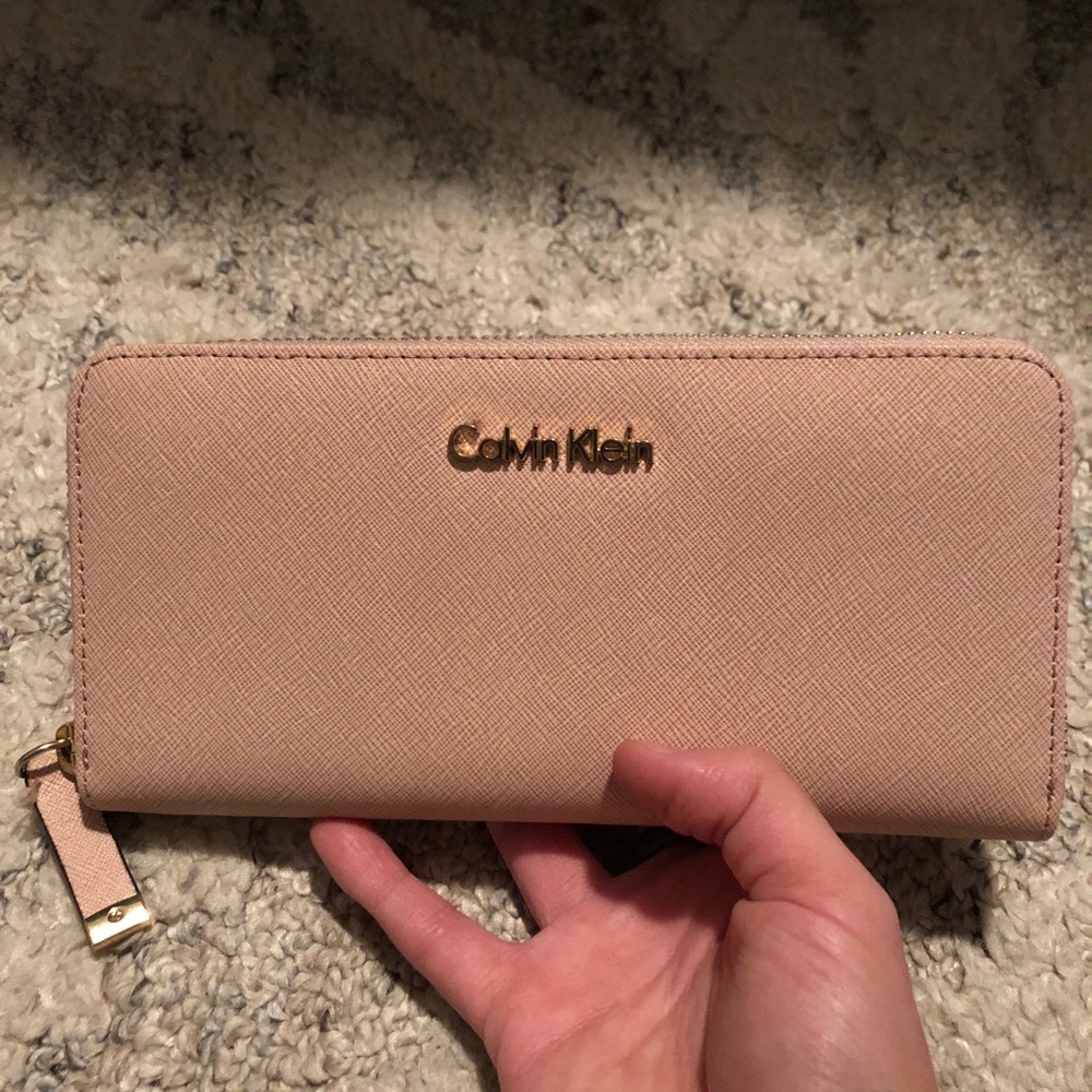 Calvin Klein Continental Wallet